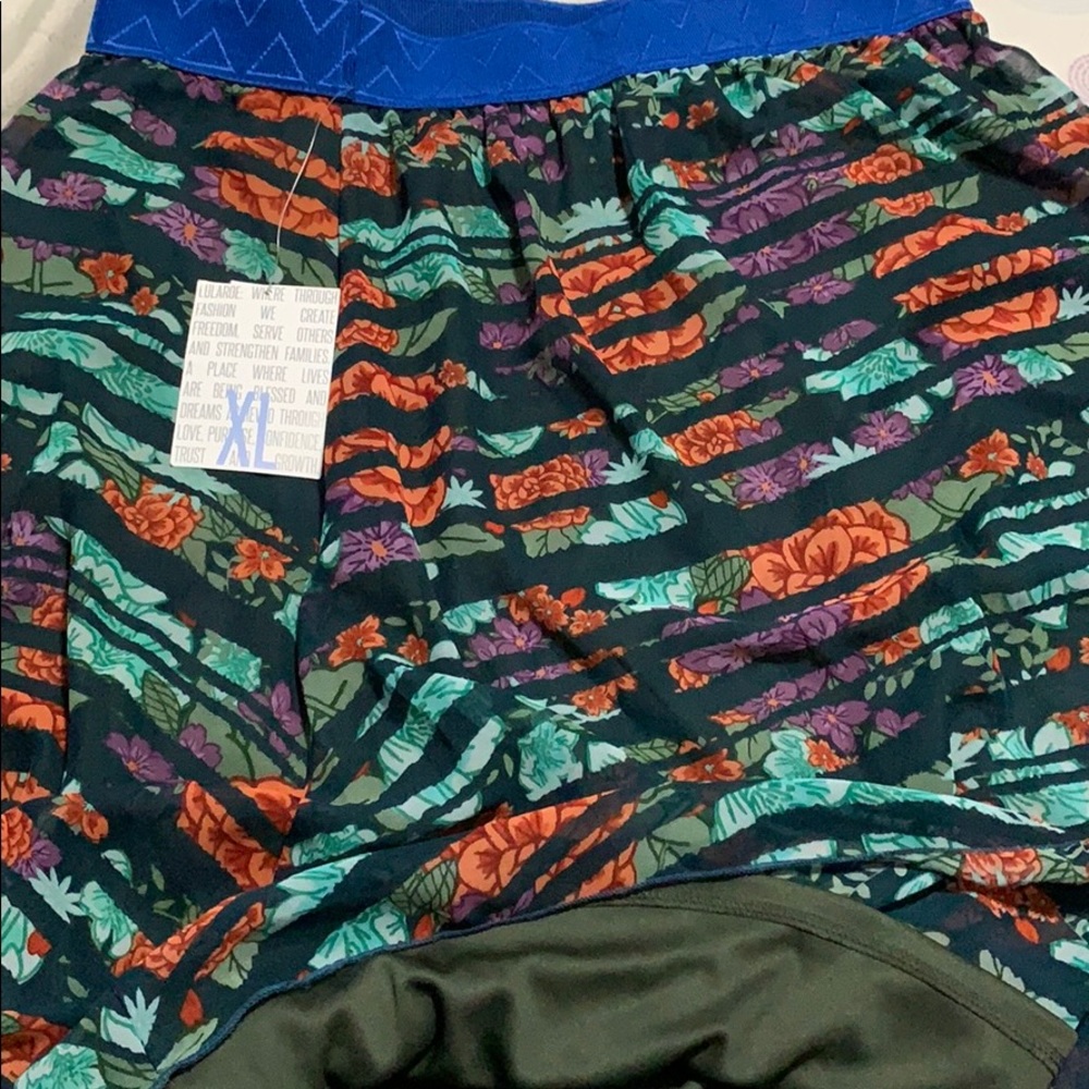 LuLaRoe Lola Size XL BNWT Beautiful floral